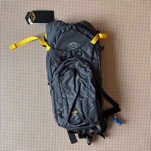 Mountain Designs Hydration backpack hiking camping. NWT